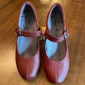 Abeo B.I.O. burgundy/deep red leather Maryjane shoes. Size 7.5N